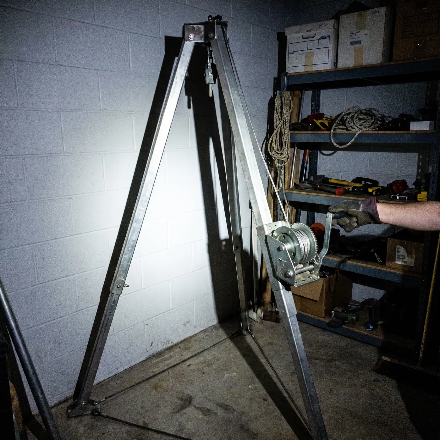 D20260917S Confined Space Tripod Winch
