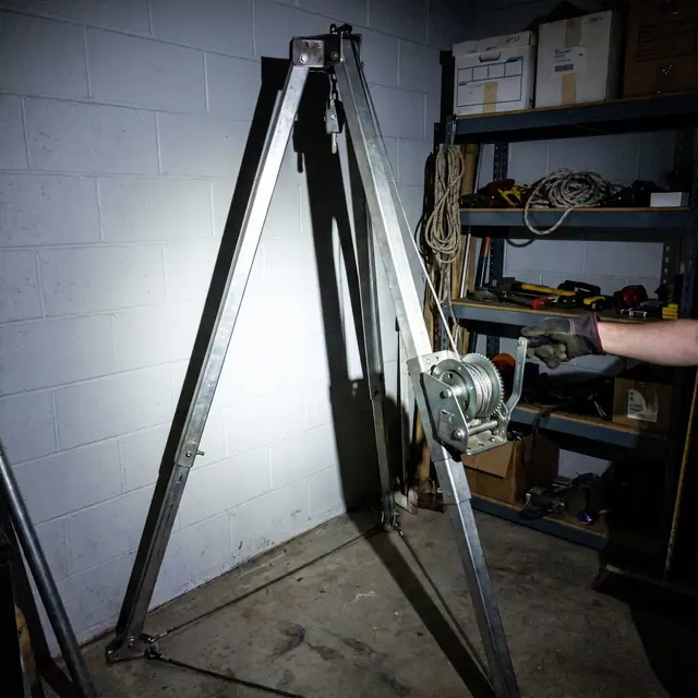 D20260917S Confined Space Tripod Winch