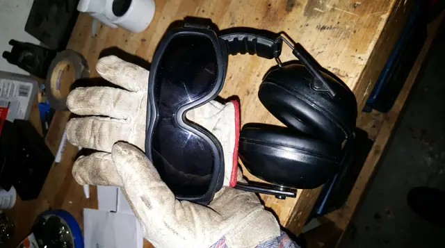 D20260917S Gloves Goggles Including Ear